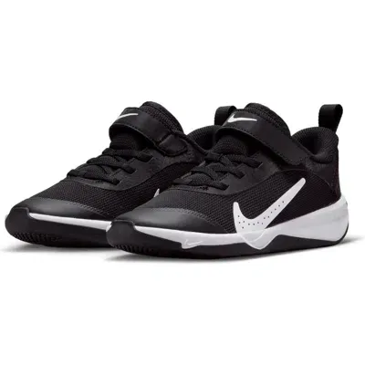 Nike Kids' Omni Multi-court Sneaker In Black/white