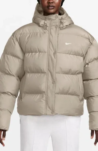 Nike Sportswear Metro Therma-fit Hooded Puffer Jacket In Light Brown/white