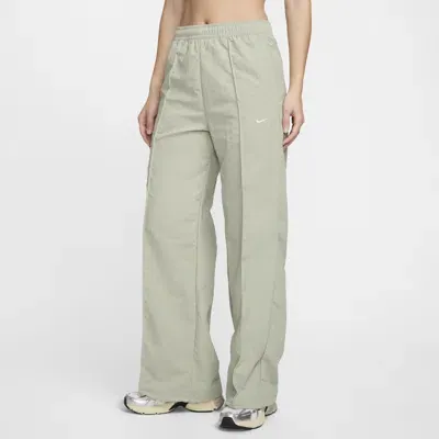 Nike Women's  Sportswear Everything Wovens Mid-rise Open-hem Pants In Green