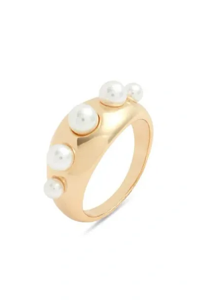 Nordstrom Graduated Imitation Pearl Domed Ring In White- Gold