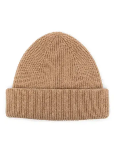 Nuur Ribbed Beanie In Brown