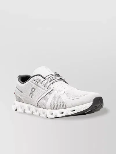 On Running Cloud 5 Round Toe Sneakers In White