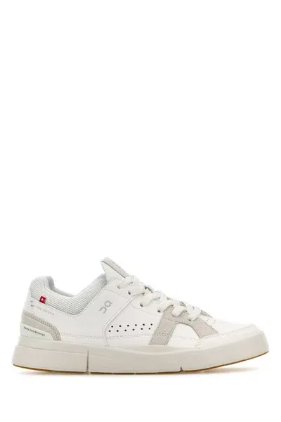 On Running Women's The Roger Clubhouse White Sand Trainers In White Leather