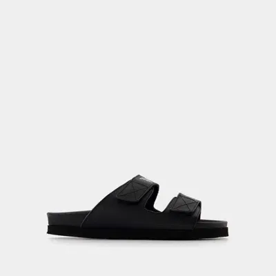 Palm Angels Sandals In Black