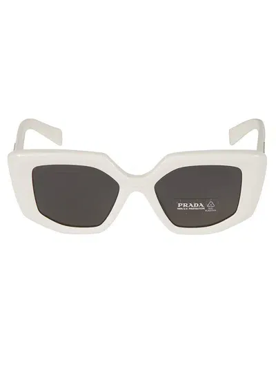 Prada Sole Sunglasses In 1425s0