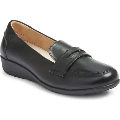 Propét Yetta Penny Loafer In Black