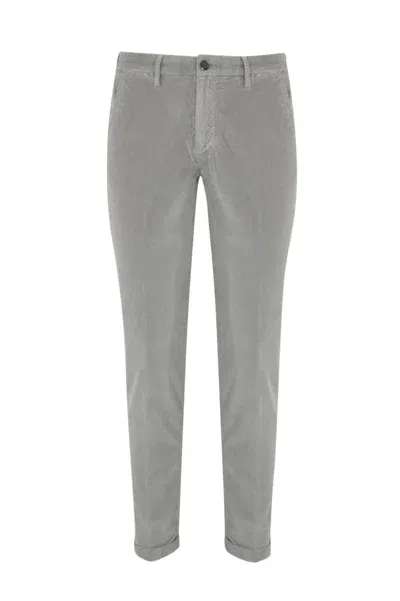 Re-hash Mucha Chino Trousers In Corduroy In Grigio