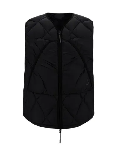 Roa Light Down Vest In Black