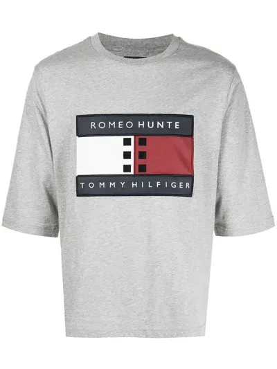 Romeo Hunte X Tommy Hilfiger T-shirt In Grey