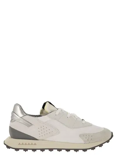 Run Of Piuma - Sneakers In White,silver