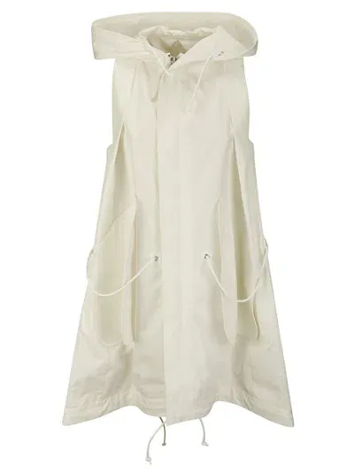 Sacai Sleeveless Oversized Jacket In Beige