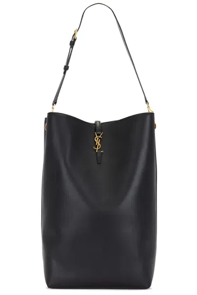 Saint Laurent Le 37 Oversized Bucket Bag In Nero