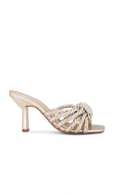 Schutz Capri Sandal In Platina Prata