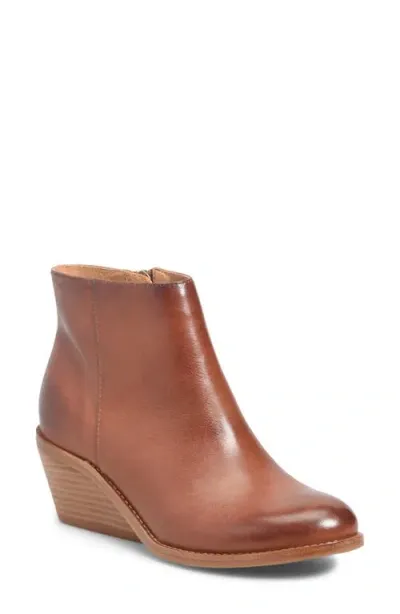 Söfft Nina Wedge Bootie In Luggage