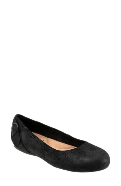 Softwalk ® Sydney Flat In Black Suede