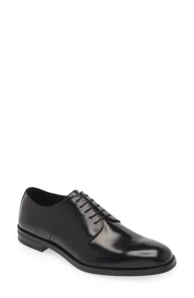 Stuart Weitzman Club Classic Derby In Black