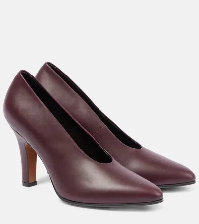 The Row Prudens Leather Pumps In Bordeaubergine