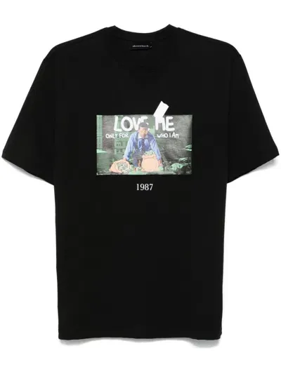 Throwback Love Me T-shirt In 黑色