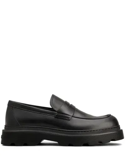 Tod's Glossy Finish Leather Loafers In Black