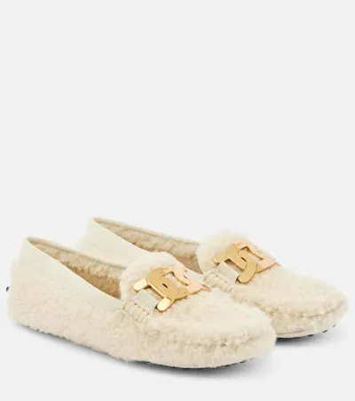 Tod's Shearling Loafers In Weiss