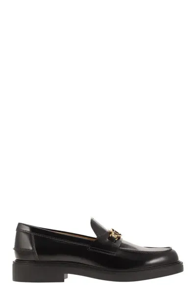 Tod's Leather Moccasin In Black