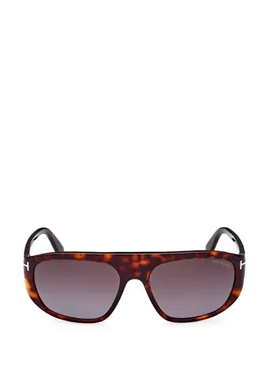 Tom Ford Rectangle Framed Sunglasses In 52b