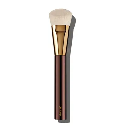 Tom Ford Shade And Illuminate Brush In White