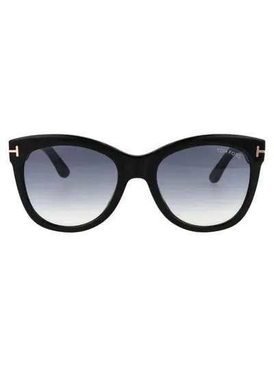 Tom Ford Sunglasses In 01b Nero Lucido / Fumo Grad