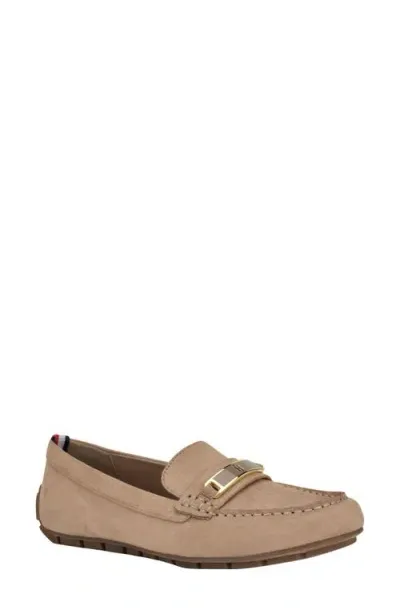 Tommy Hilfiger Kyria Driving Loafer In Beige