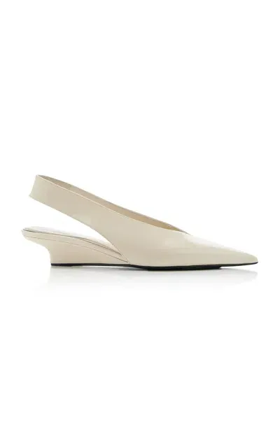 Totême The Wedge-heel Leather Slingback Pumps In White