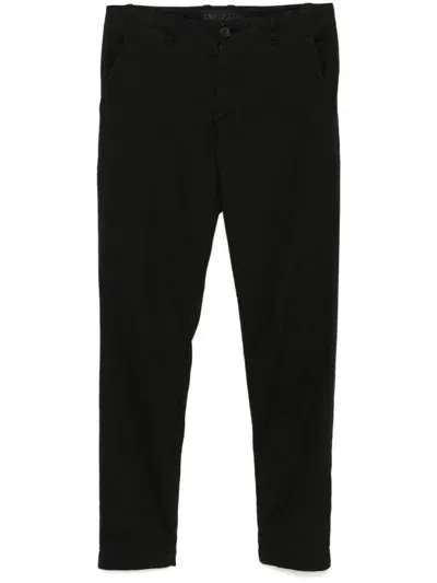 Transit Stretch Chino Trousers In Schwarz