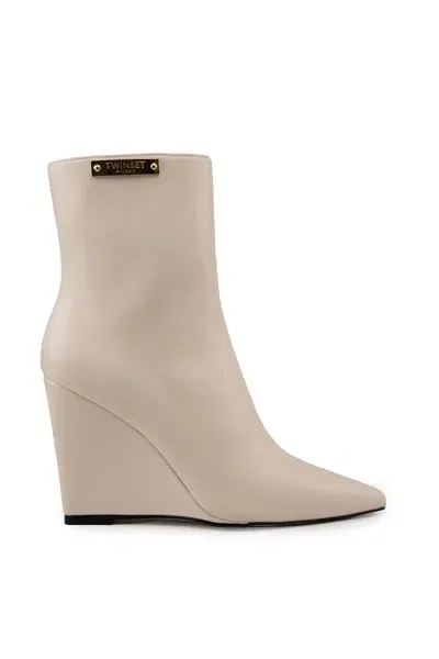 Twinset Ankle Boots With Wedge And Logo Plaque In Old White