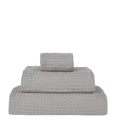 Uchino Air Waffle Bath Towel In Gray