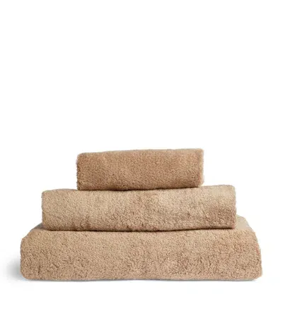 Uchino Blissful Hand Towel In Neutral