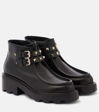 Valentino Garavani Ankle Boots Rockstud Aus Leder In Schwarz