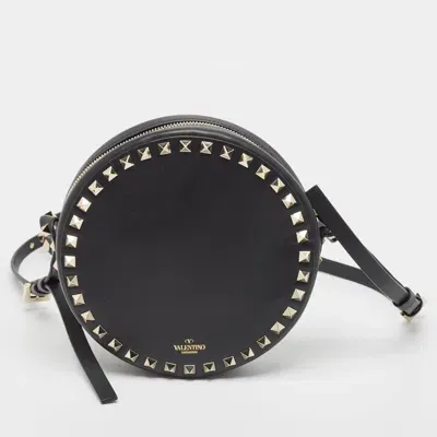 Pre-owned Valentino Garavani Black Leather Rockstud Round Crossbody Bag