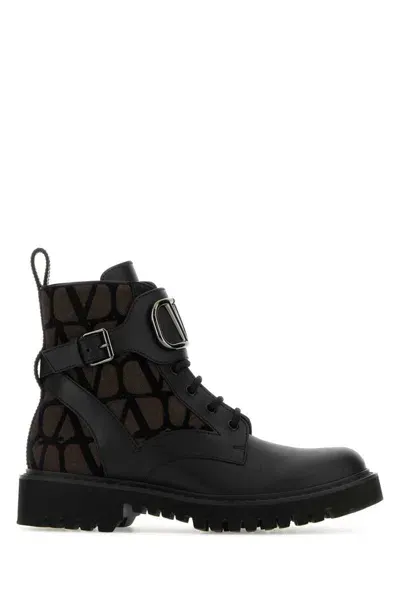 Valentino Garavani Boots In Black