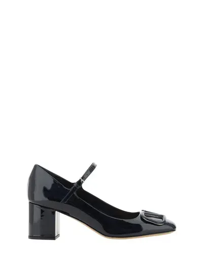 Valentino Garavani Pumps In Black