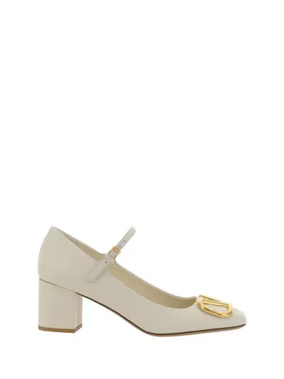 Valentino Garavani Pumps In Light Ivory