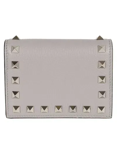 Valentino Garavani Rockstud Logo Printed Wallet In Grey