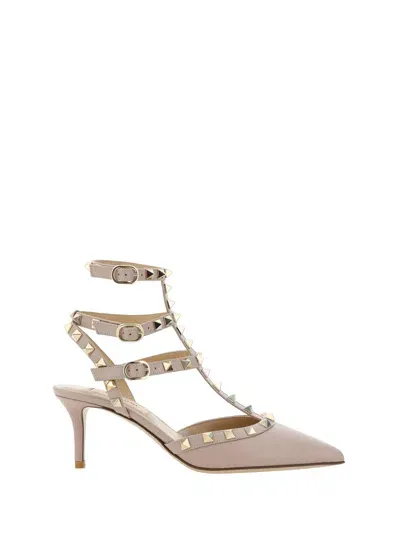 Valentino Garavani Rockstud Pumps In Poudre