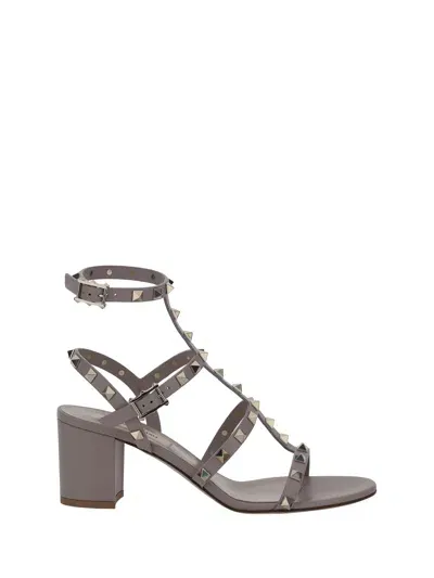 Valentino Garavani Rockstud Sandals In Powder