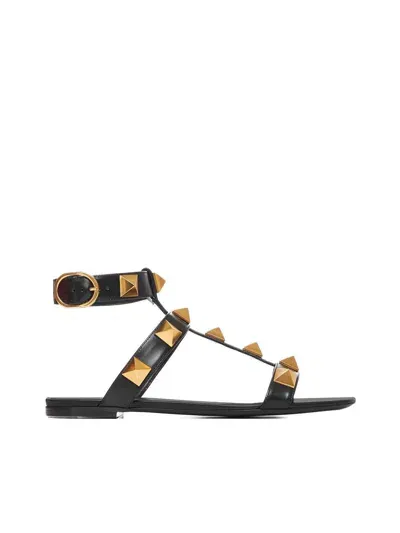 Valentino Garavani Roman Stud Open Toe Sandals In Schwarz