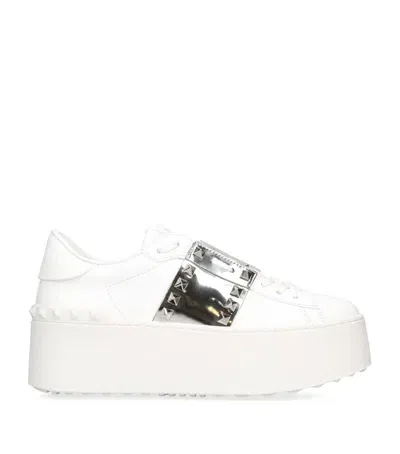 Valentino Garavani Leather Rockstud Platform Sneakers In White