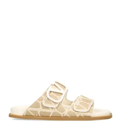 Valentino Garavani Raffia Vlogo Slides In Beige