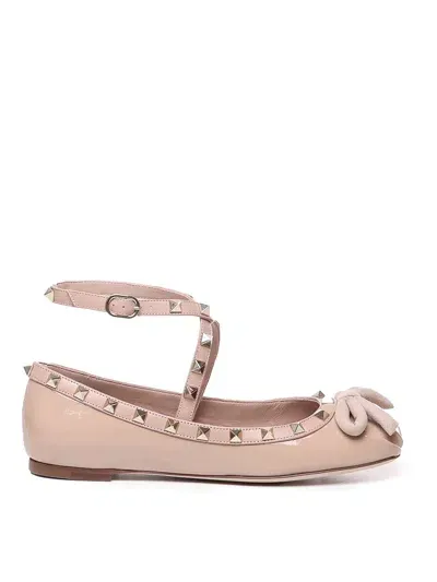 Valentino Garavani Rockstud Ballerinas In Patent Leather In Rosado