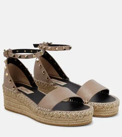 Valentino Garavani Rockstud Leather Espadrille Wedges In Beige