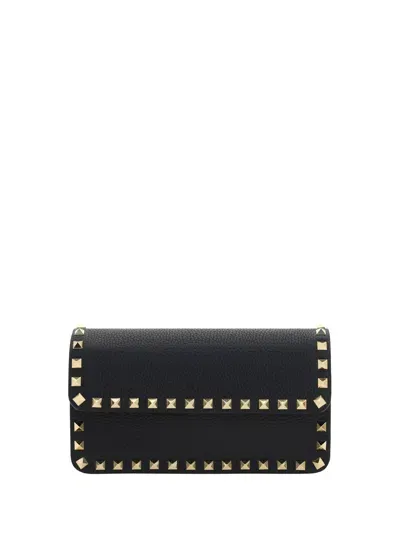 Valentino Garavani Rockstud Shoulder Bag In Black