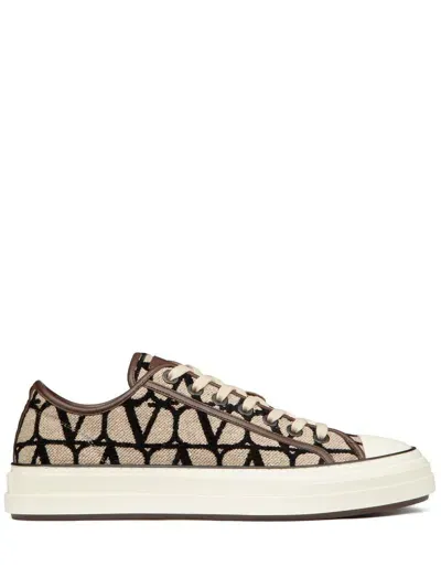 Valentino Garavani Vlogo Low-top Sneakers In Beige