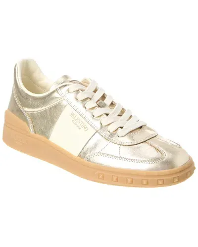 Valentino Garavani Valentino Upvillage Leather Sneaker In ホワイト/プラチナ